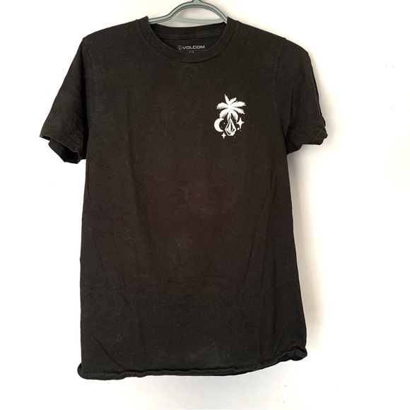Black Volcom Skull Design T-shirt Size Small - Picture 1 of 6